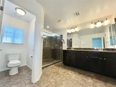 8412 Golden Amber Street, Las Vegas, NV 89139 Primary Bathroom