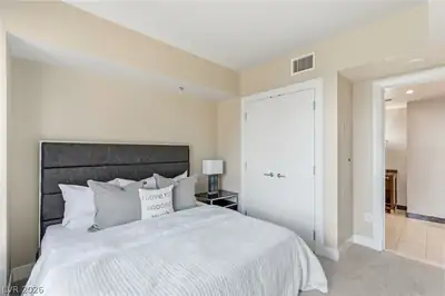 2700 Las Vegas Boulevard 2303 Bedroom