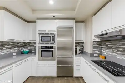 2700 Las Vegas Boulevard 2303 Kitchen