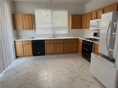 1007 Misty Rose Avenue Kitchen