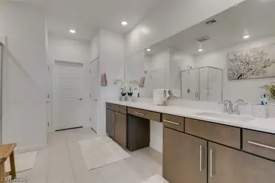 1508 Luca Mountain Lane, Henderson, NV 89011 Primary Bathroom