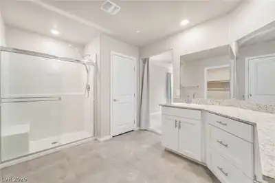 472 Silverweed Avenue, Henderson, NV 89044 Primary Bathroom