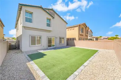 472 Silverweed Avenue, Henderson, NV 89044 Yard