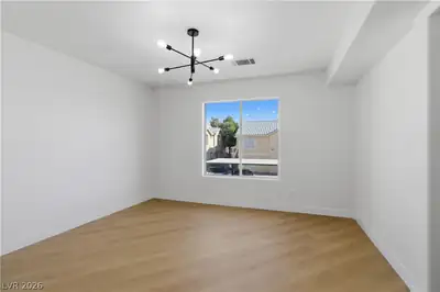 1501 Linnbaker Lane 202 Bedroom