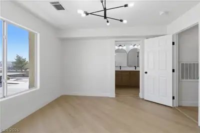 1501 Linnbaker Lane 202 Primary Bedroom