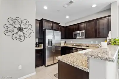 1560 Plaza Centre Drive 101 Kitchen