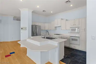 720 Viola Circle, Henderson, NV 89002 Kitchen