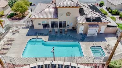6809 Cobre Azul Avenue 101 Pool