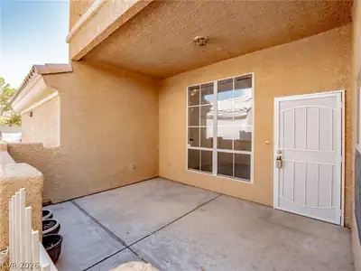 6809 Cobre Azul Avenue 101 Patio