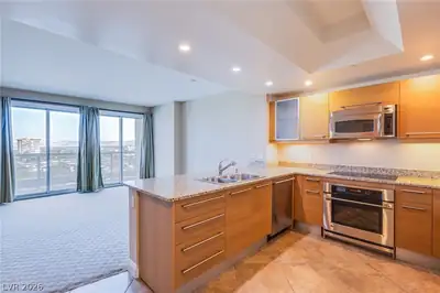 322 Karen Avenue 1405 Kitchen