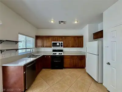 884 BLUE ROSALIE Place Kitchen