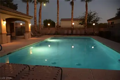 6235 Shamrock Lake Avenue Pool