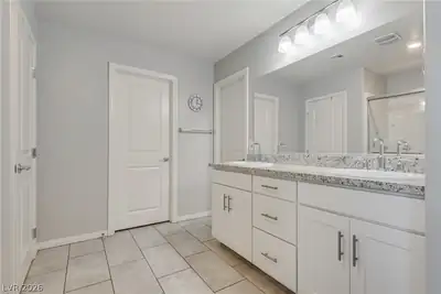 9273 Bluemist Falls Street, Las Vegas, NV 89123 Primary Bathroom
