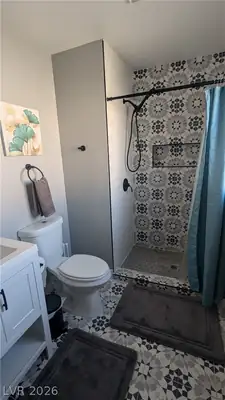 813 Cline Street, Las Vegas, NV 89145 Primary Bathroom