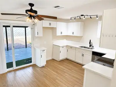 813 Cline Street, Las Vegas, NV 89145 Kitchen