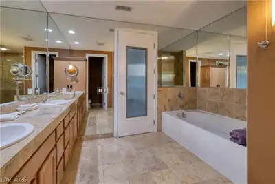 360 East Desert Inn Road 407 Primary Bathroom