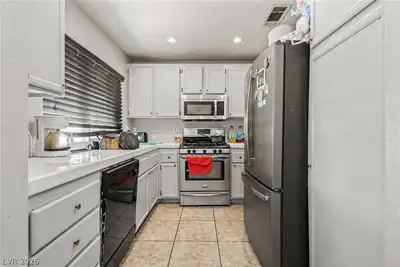 5534 Indigo Hills Street, North Las Vegas, NV 89031 Kitchen