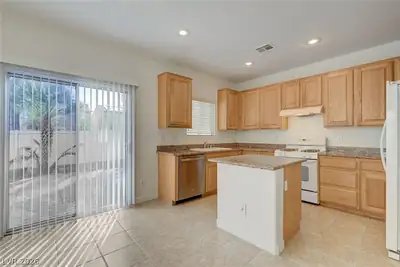 5389 ENCINO SPRINGS Avenue Kitchen