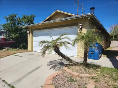 4037 Pelham Court, Las Vegas, NV 89110 Garage