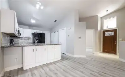 389 Rosado Springs, Henderson, NV 89014 Kitchen