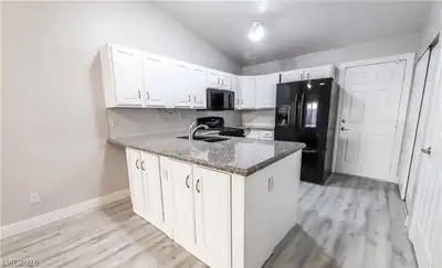 389 Rosado Springs, Henderson, NV 89014 Kitchen
