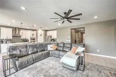 9952 Pine Trail Avenue, Las Vegas, NV 89166 