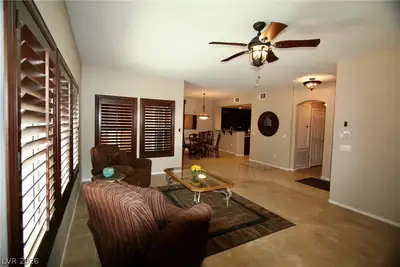 820 CANTERRA Street 2052 Living Room