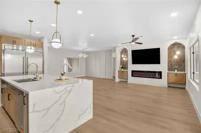 1651 Danbury Crossing Drive, Henderson