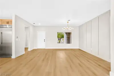 1651 Danbury Crossing Drive Living Room