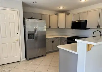 11029 Meadow Leaf Avenue Kitchen