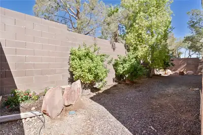 3213 Bracknell Street, Las Vegas, NV 89129 Yard
