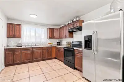 6224 Arlington Avenue, Las Vegas, NV 89107 Kitchen