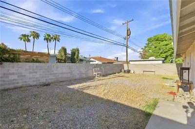 6224 Arlington Avenue, Las Vegas, NV 89107 Yard