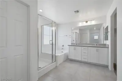 10920 Oregano Avenue, Las Vegas, NV 89166 Primary Bathroom