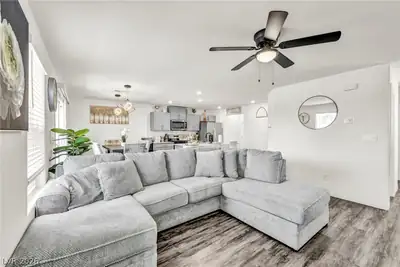 630 Harmony Rock Avenue, North Las Vegas, NV 89081 Living Room