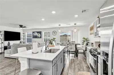 630 Harmony Rock Avenue, North Las Vegas, NV 89081 Kitchen