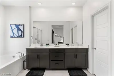 335 Laurel Peak Drive, Henderson, NV 89015 Primary Bathroom
