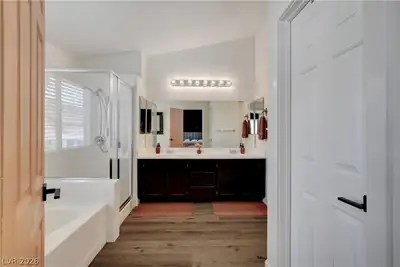 1854 Desert Forest Way, Henderson, NV 89012 Primary Bathroom