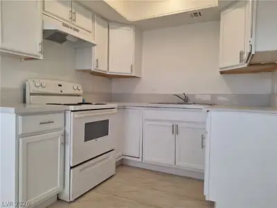 1446 Garden Circle C Kitchen