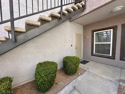 7255 West Sunset Road 1027 Entrance Foyer