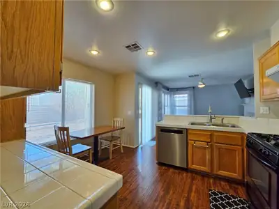 7 Via De Luccia, Henderson, NV 89074 Kitchen