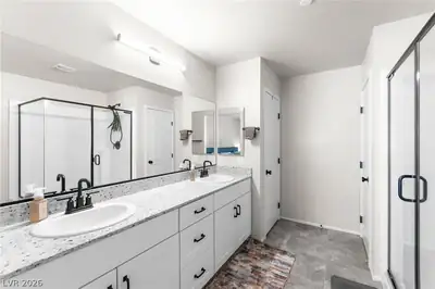 7489 Onyx Star Street, North Las Vegas, NV 89084 Primary Bathroom