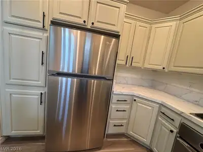 1510 Plaza Centre Drive 105 Kitchen