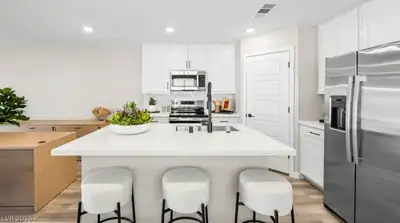 2132 Abraham Avenue, Las Vegas, NV 89106 Kitchen