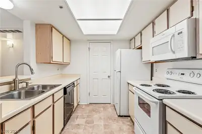 3550 Bay Sands Drive 2037 Kitchen