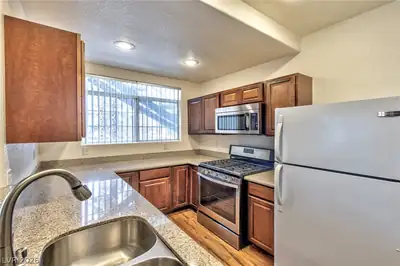 2201 Ramsgate Drive 118 Kitchen
