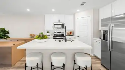 2200 Abraham Avenue, Las Vegas, NV 89106 Kitchen
