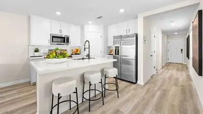 2200 Abraham Avenue, Las Vegas, NV 89106 Kitchen