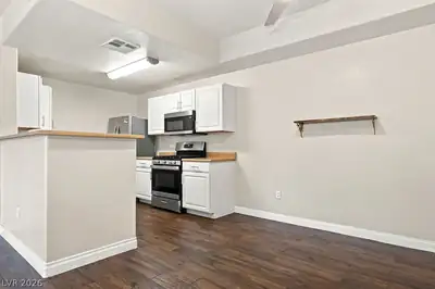 8250 North Grand Canyon Drive 1006 Kitchen