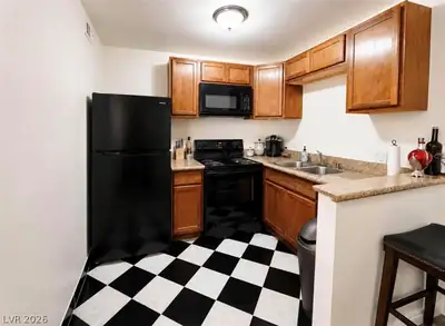 512 Albert Avenue 4 Kitchen